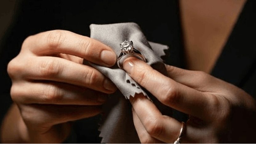 How to preserve your leather strap