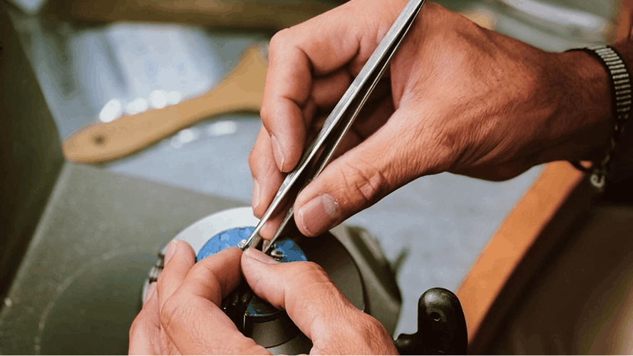 How to preserve your leather strap